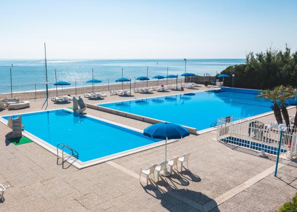 villaggiolemimose en 12-nights-for-the-price-of-10-september-offer-in-4-star-holiday-village-in-porto-sant-elpidio 019